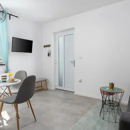 Apartments Amore * פאז'אנה